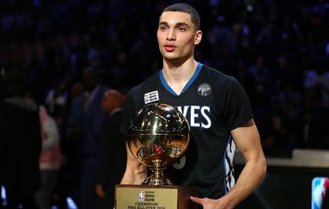在线体育博彩-海港怒火，当冷静被撕裂，那不勒斯的失控瞬间，城市风暴，当理性被吞噬，米兰的疯狂一夜