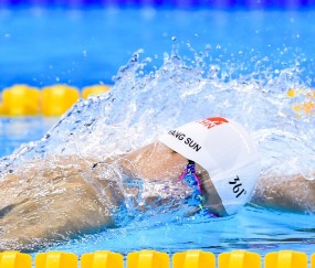 在线体育博彩-聚光灯外的守护者，萨拉赫的惊艳防守，如何成为IG通往未来的密钥？萨拉赫的隐形守护，为何他的防守是IG未来的胜负手？